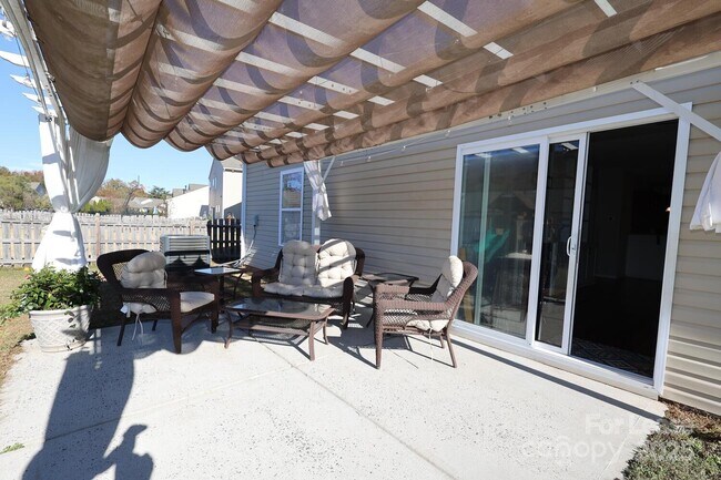 Building Photo - 1516 Sunflower Field Pl