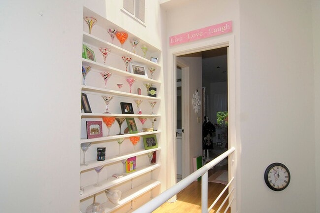 Building Photo - Georgetown Townhouse (Close to the West End and Dupont)