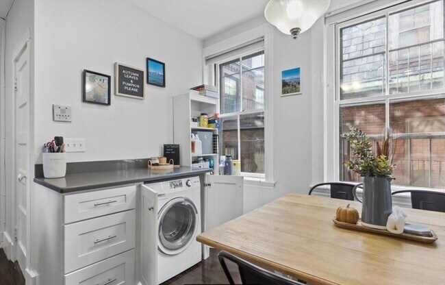 Building Photo - 73 Revere St