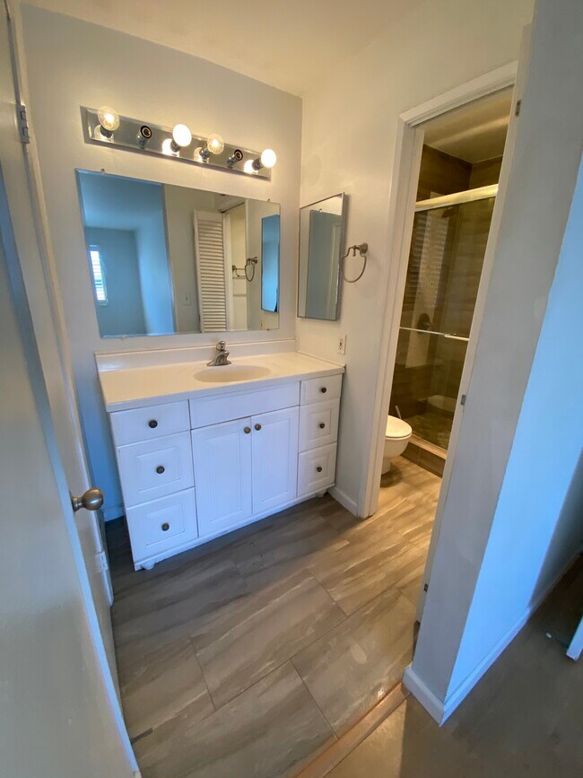 Building Photo - 353 N Colorado Pl