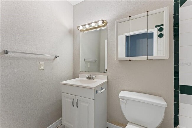 Building Photo - 6345 Newtown Cir