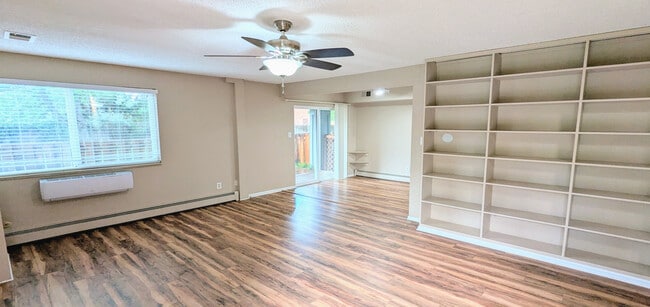 Building Photo - 4150 Monroe Dr