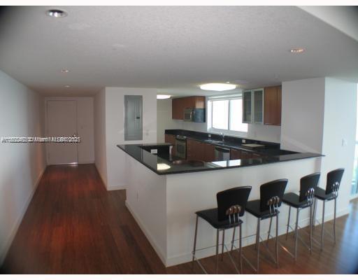 Building Photo - 1800 N Bayshore Dr