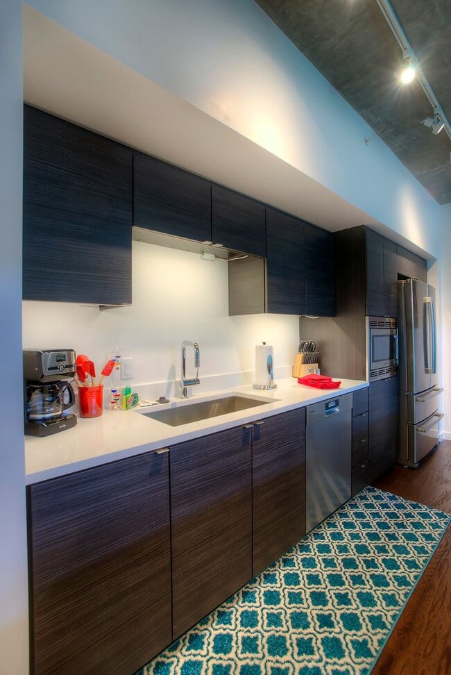 Building Photo - Highrise 1 Bedroom at Portland on the Park