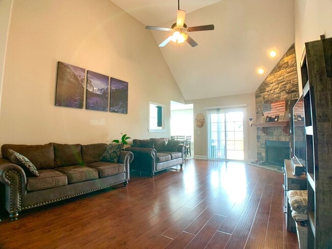 Building Photo - 3734 Silver Fox Ct
