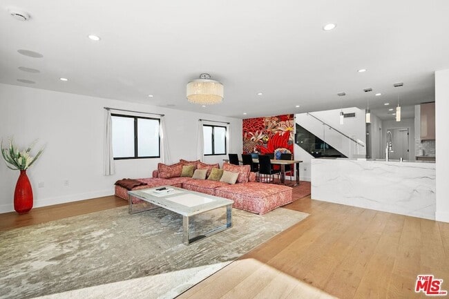 Building Photo - 411 Grand Blvd