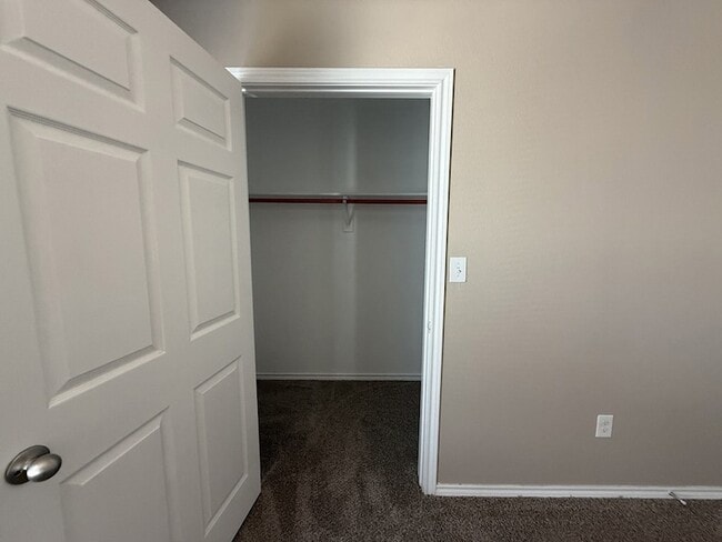 Building Photo - 704 E College St