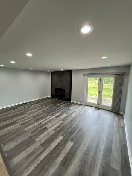 Building Photo - 14041 Brougham Dr