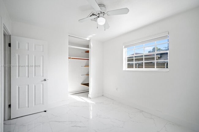 Building Photo - 1314 W 80th St