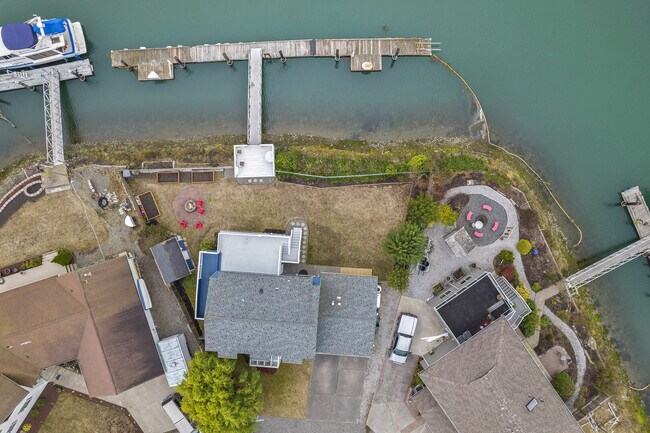 Building Photo - 4132 Matia Dr