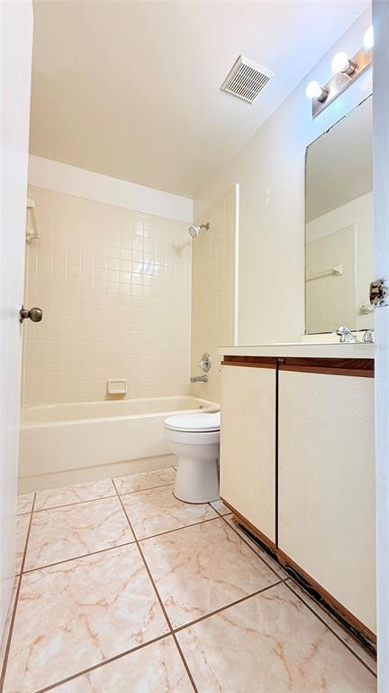 Building Photo - 3104 Landsend Ct