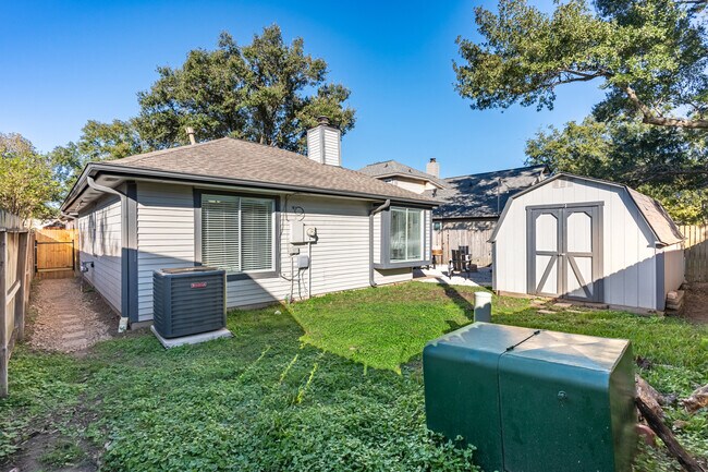 Building Photo - 20231 Linden Tree Dr