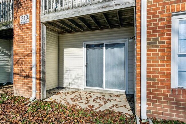 Building Photo - 213 Quarter Trail