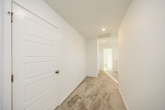 Building Photo - For Rent – Beautiful Park-Facing Home in Liberty Lake