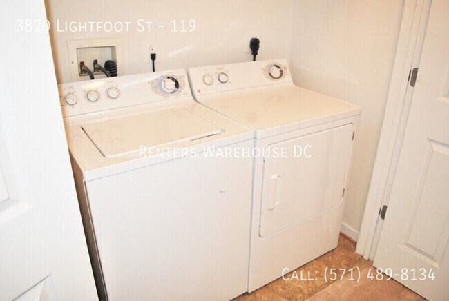 Building Photo - 3820 Lightfoot St