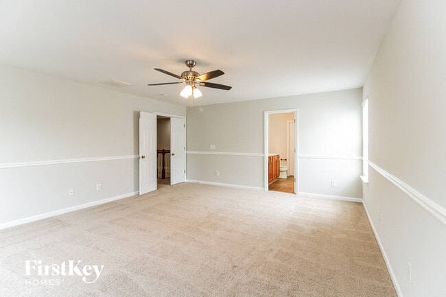 Building Photo - 4015 Shadetree Dr