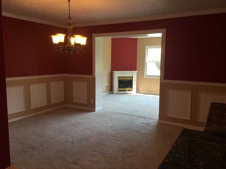 Dining Room - View into Back Family Room - 4912 Angelia Dr