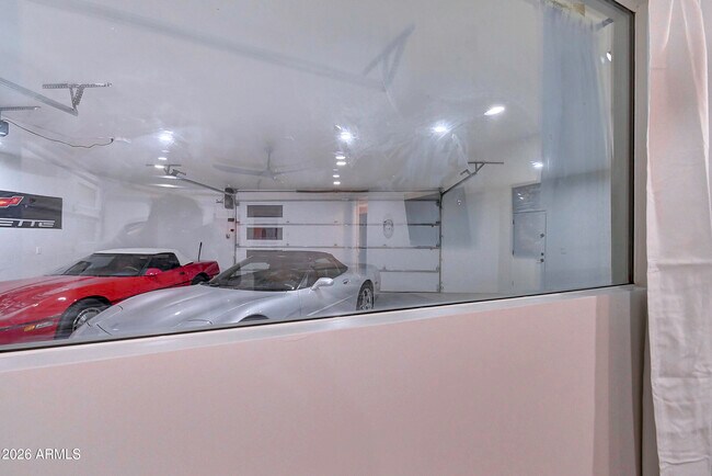 Building Photo - 6401 E Larkspur Dr