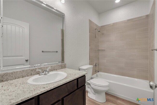 Building Photo - 1118 B Zora Dr