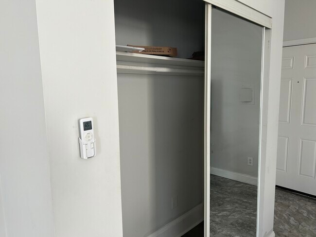 Building Photo - 31X N Paca St