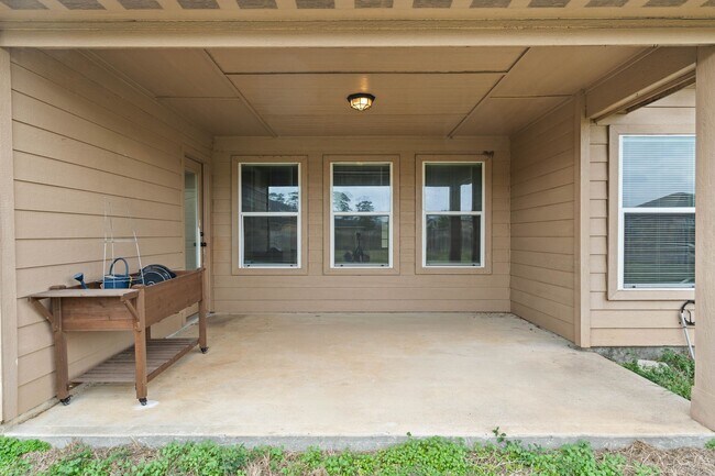 Building Photo - 18875 Maverick Ranch Rd E