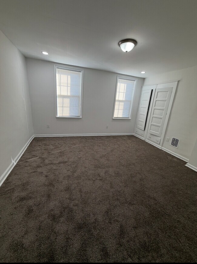 Building Photo - 1534 S 29th St