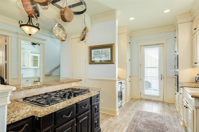 Building Photo - 6 Criolla Ct