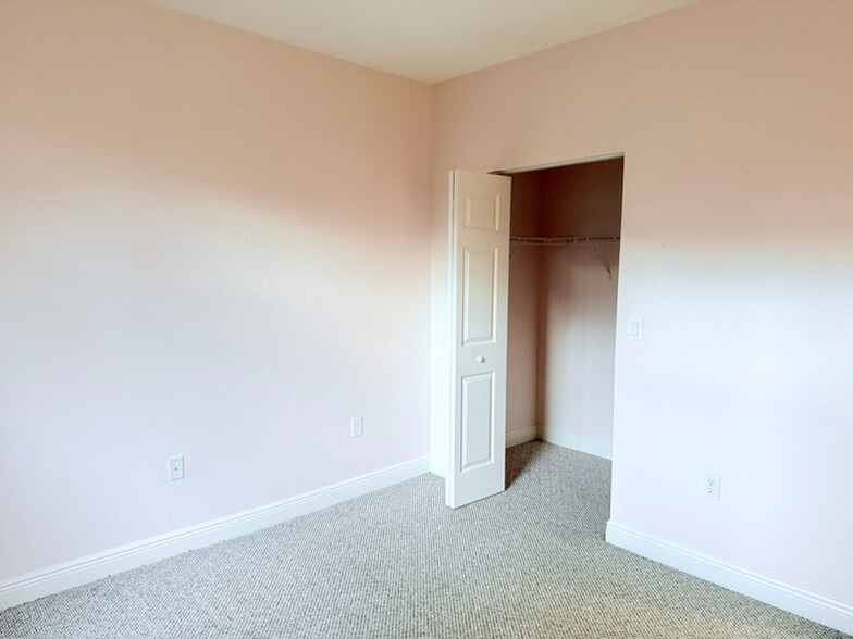 Building Photo - 15275 SW 38th St