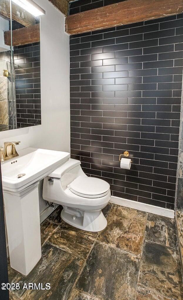 Building Photo - 902 W Verde Ln