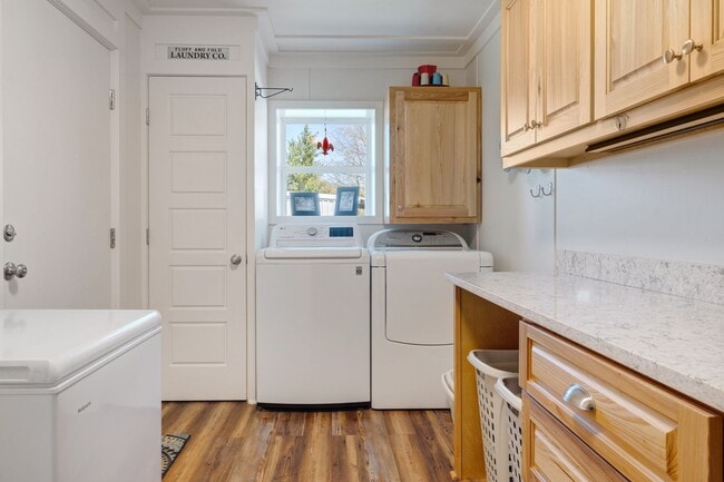 Building Photo - NOW AVAILABLE IN ARNAUDVILLE!