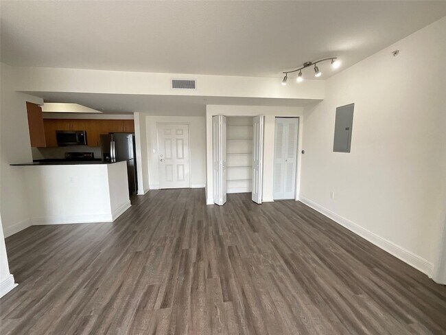 Building Photo - 9357 SW 77th Ave