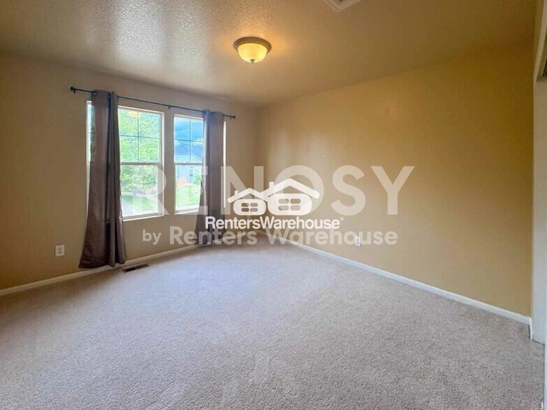 Building Photo - 12674 Jersey Cir E