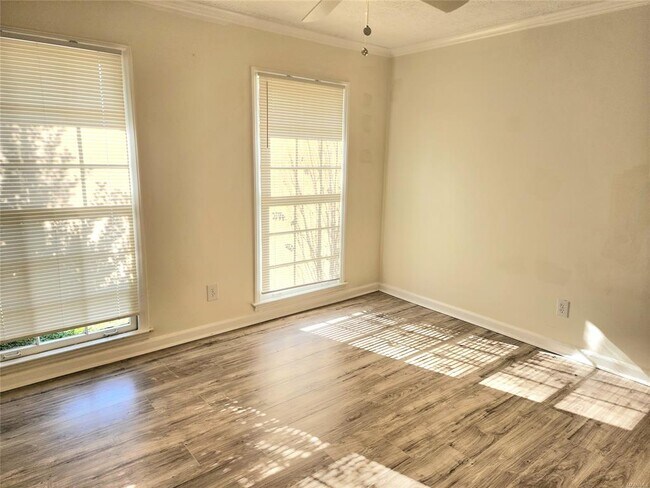 Building Photo - 437 Glade Park Dr