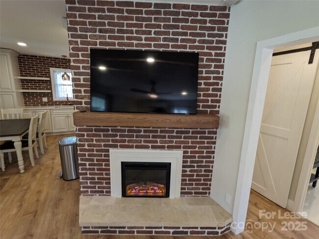 Building Photo - 29 Woodrow Ave