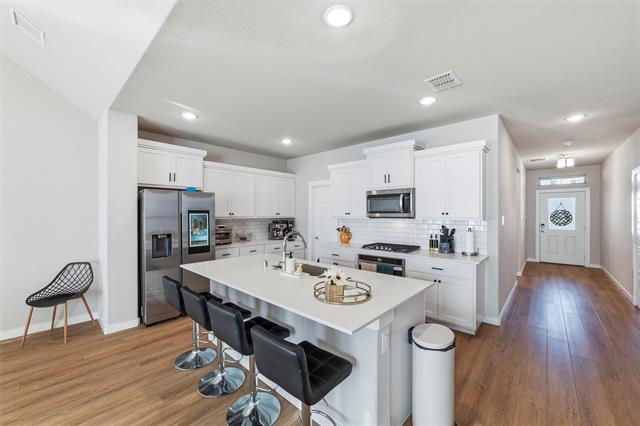 Building Photo - 2417 Mankato Dr