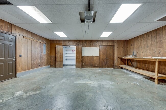 Building Photo - 1316 Rivermont Dr