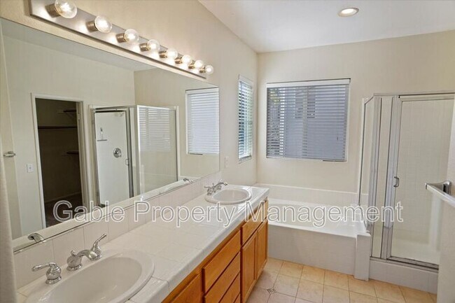 Building Photo - 30343 W Cedar Oak Ln