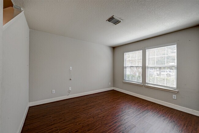 Building Photo - 7603 Chalk Hill