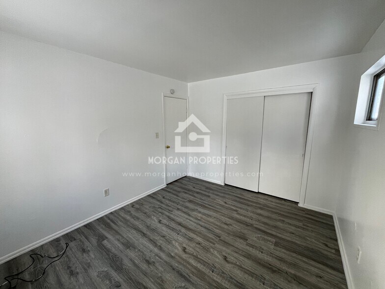 Building Photo - 2002 Kerrwood Dr