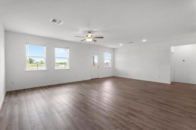 Building Photo - 500 Stinchcomb Rd