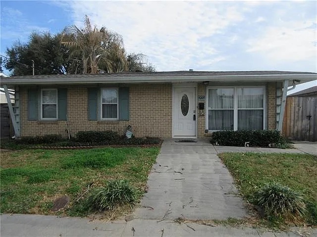 Primary Photo - 1009 Cardinal Ave