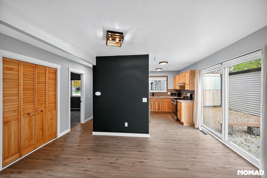 Building Photo - 4468 Driftwood Pl