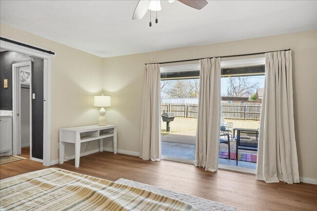 Building Photo - Charming one-of-a-kind 4 Bedroom Home