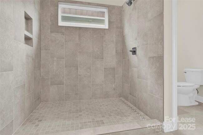 Building Photo - 4592 Kobus Ct.