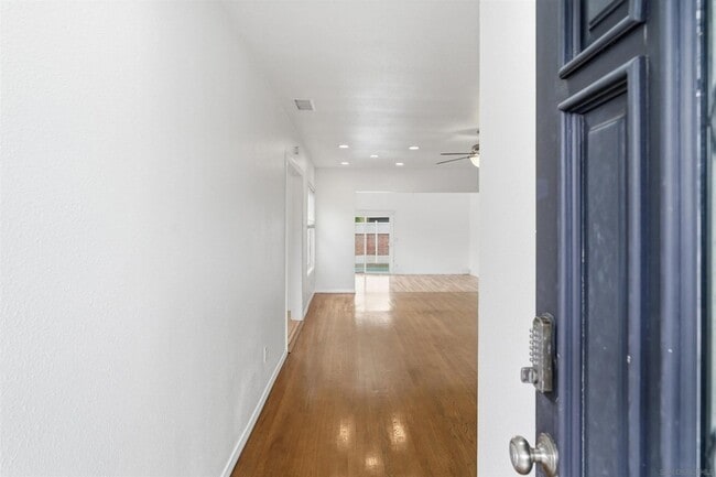 Building Photo - 6122 Nagel St