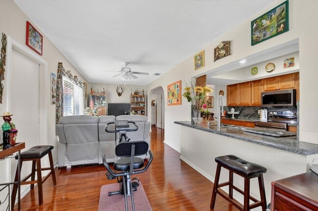 Building Photo - 328 NW 42nd St