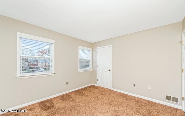 Building Photo - 53 Briar Mills Dr