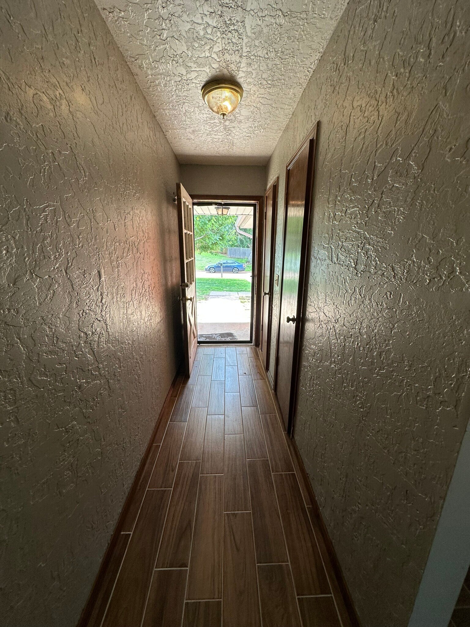 Building Photo - 108 S English Dr