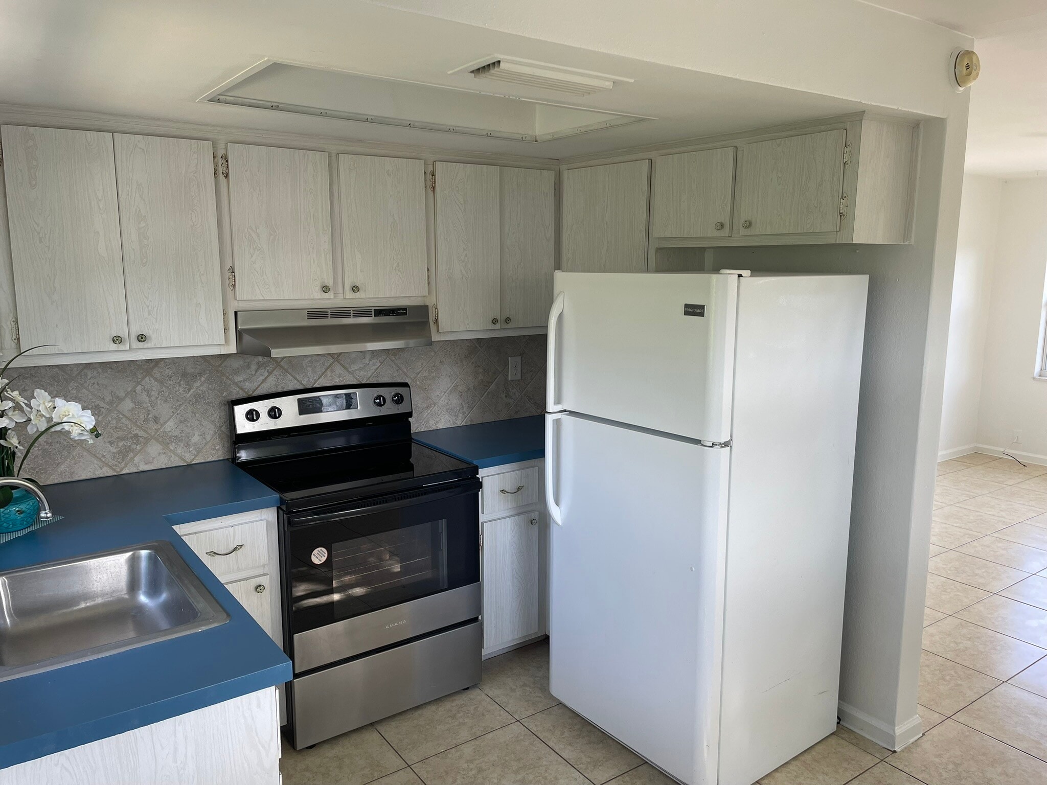 Building Photo - 627 92nd Ave N