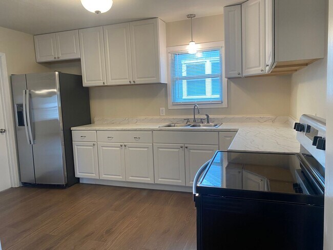 Building Photo - REFRESHED 2 BEDROOM, 1 BATH BELTON ISD